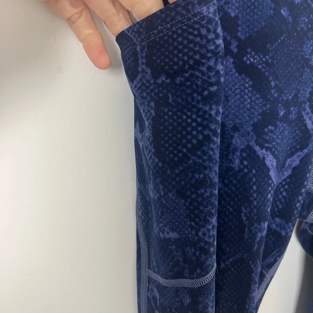Victoria's Secret 2‎ Pairs Size 4 Animal Print Leggings Athletic Yoga